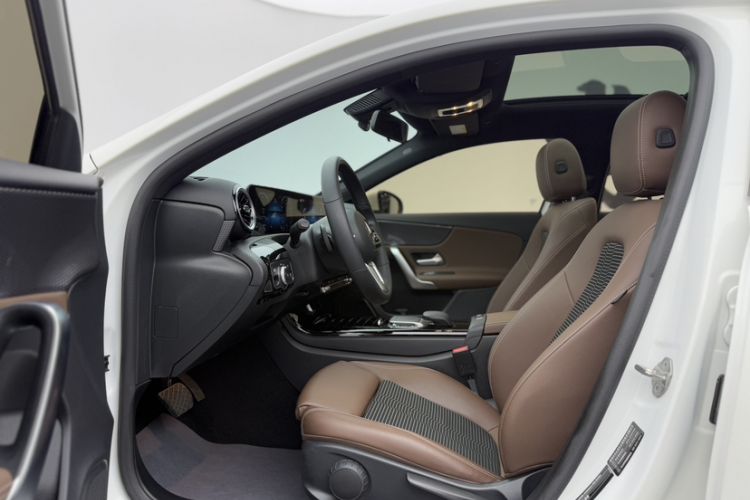 Used Mercedes-Benz A-Class 2022 A 200 Dynamic Edition Interior 4