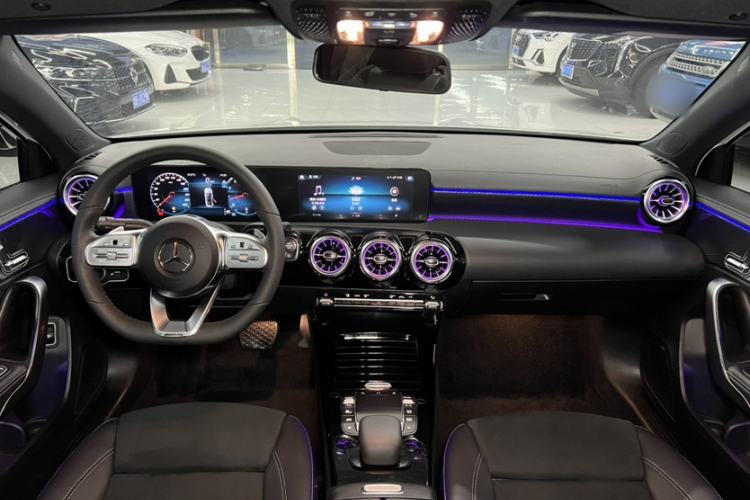 Used Mercedes-Benz A-Class 2022 Revised Version A 200 L Sport Sedan Fashionable Style Interior 4