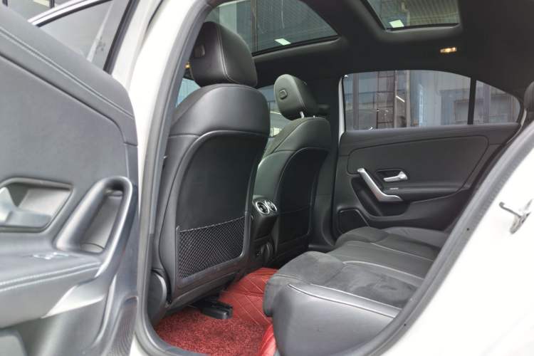 Used Mercedes-Benz A-Class 2022 Revised Version A 200 L Sport Sedan Fashionable Style Interior 4