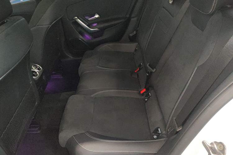 Used Mercedes-Benz A-Class 2022 Revised Version A 200 L Sport Sedan Fashionable Style Interior 4