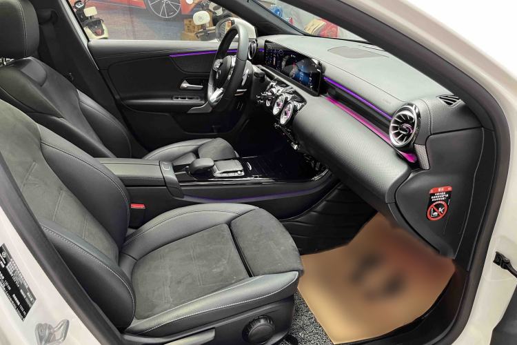 Used Mercedes-Benz A-Class 2022 Second Facelift A 200 L Sport Sedan Fashion Version Interior 5