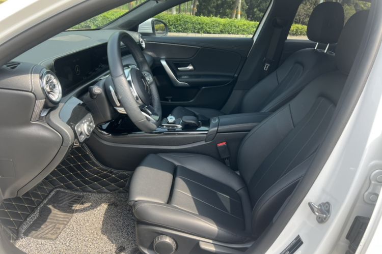 Used Mercedes-Benz A-Class 2022 Restyled A 200 L Sport Sedan Fashion Version Interior 6