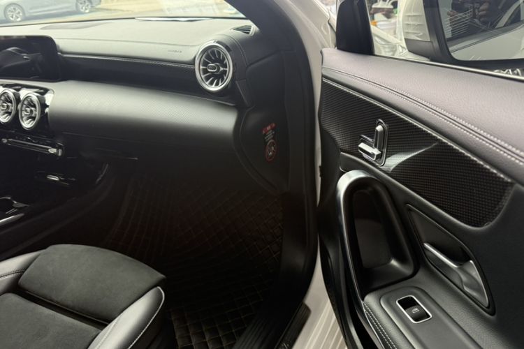 Used Mercedes-Benz A-Class 2022 Revised Version A 200 L Sport Sedan Fashionable Style Interior 6