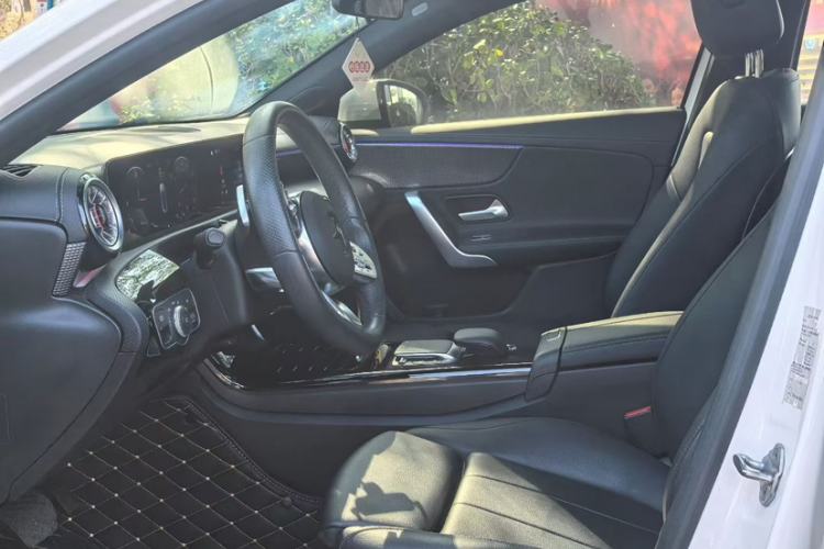 Used Mercedes-Benz A-Class 2022 Restyled A 200 L Sport Sedan Fashion Version Interior 6