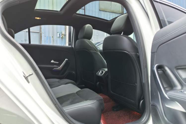 Used Mercedes-Benz A-Class 2022 Revised Version A 200 L Sport Sedan Fashionable Style Interior 6