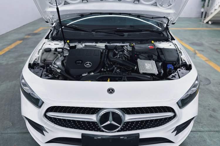 Used Mercedes-Benz A-Class 2022 Revised Version A 200 L Sport Sedan Fashionable Style Interior 7