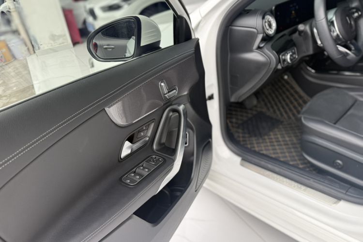 Used Mercedes-Benz A-Class 2022 Revised Version A 200 L Sport Sedan Fashionable Style Interior 7