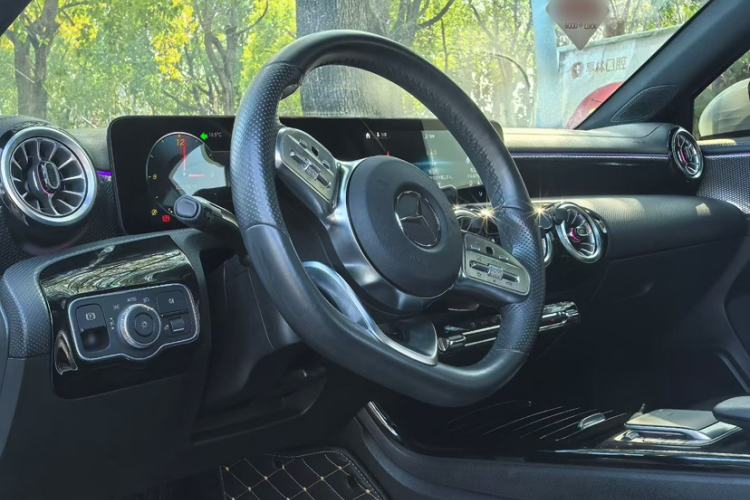 Used Mercedes-Benz A-Class 2022 Restyled A 200 L Sport Sedan Fashion Version Interior 7