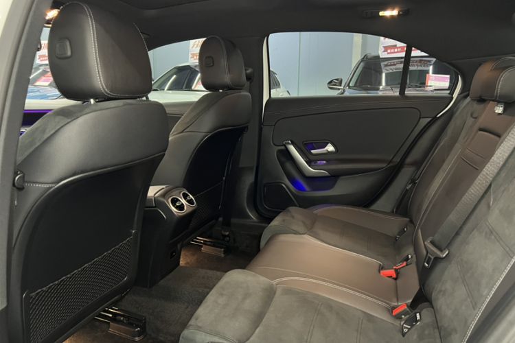 Used Mercedes-Benz A-Class 2022 Revised Version A 200 L Sport Sedan Fashionable Style Interior 7