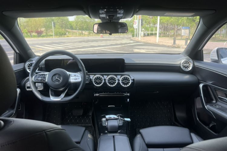 Used Mercedes-Benz A-Class 2022 Restyled A 200 L Sport Sedan Fashion Version Interior 8