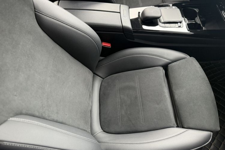 Used Mercedes-Benz A-Class 2022 Revised Version A 200 L Sport Sedan Fashionable Style Interior 8