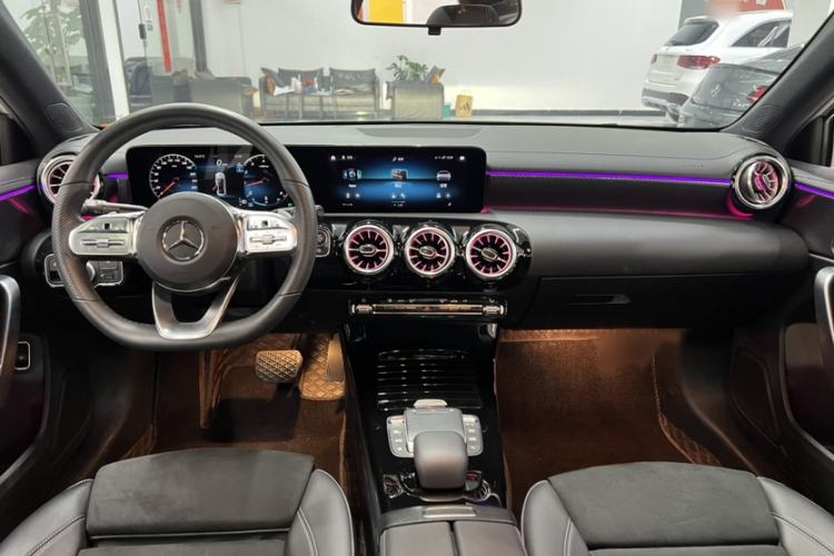 Used Mercedes-Benz A-Class 2022 Revised Version A 200 L Sport Sedan Fashionable Style Interior 9