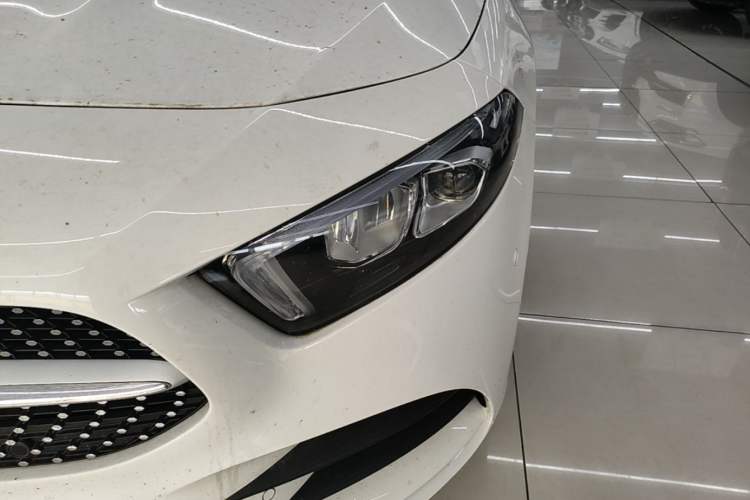 Used Mercedes-Benz A-Class 2022 Restyled A 200 L Sport Sedan Fashion Version Left Front Headlight