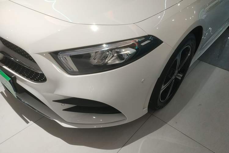 Used Mercedes-Benz A-Class 2022 Revised Version A 200 L Sport Sedan Fashionable Style Left Front Headlight