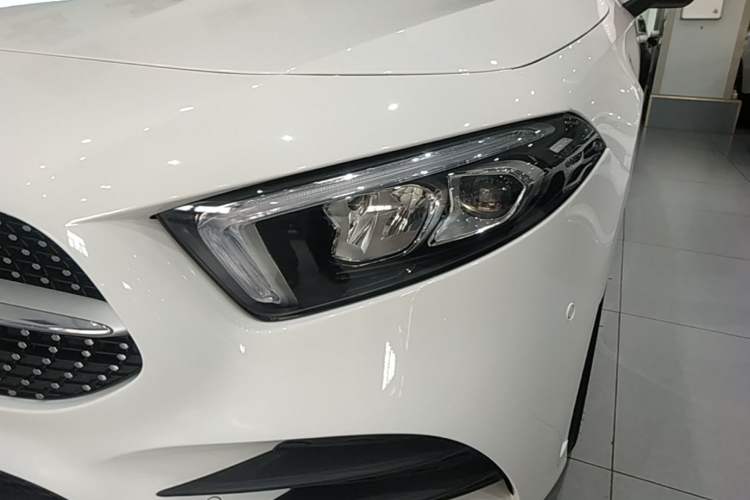 Used Mercedes-Benz A-Class 2022 Second Facelift A 200 L Sport Sedan Fashion Version Left Front Headlight