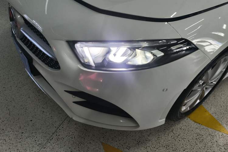 Used Mercedes-Benz A-Class 2022 Restyled A 200 L Sport Sedan Fashion Version Left Front Headlight