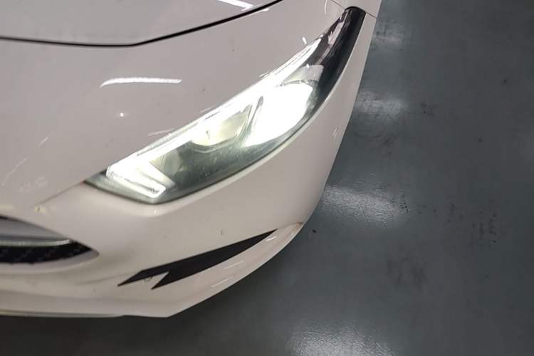 Used Mercedes-Benz A-Class 2022 Restyled A 200 L Sport Sedan Fashion Version Left Front Headlight