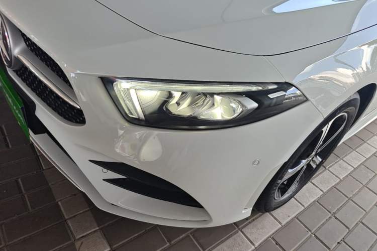 Used Mercedes-Benz A-Class 2022 Second Facelift A 200 L Sport Sedan Fashion Version Left Front Headlight