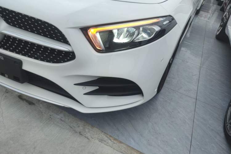 Used Mercedes-Benz A-Class 2022 Revised Version A 200 L Sport Sedan Fashionable Style Left Front Headlight