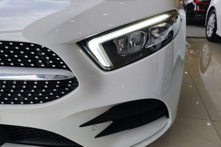 Used Mercedes-Benz A-Class 2022 Restyled A 200 L Sport Sedan Fashion Version Left Front Headlight