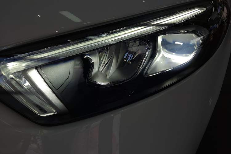 Used Mercedes-Benz A-Class 2022 Revised Version A 200 L Sport Sedan Fashionable Style Left Front Headlight