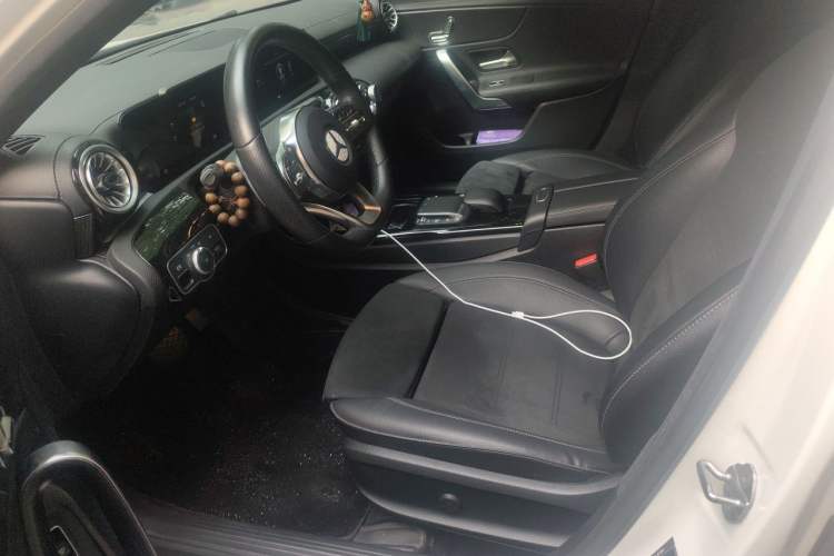 Used Mercedes-Benz A-Class 2022 Revised Version A 200 L Sport Sedan Fashionable Style Left Front Seat