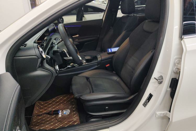 Used Mercedes-Benz A-Class 2022 Revised Version A 200 L Sport Sedan Fashionable Style Left Front Seat