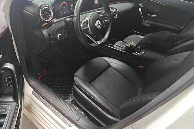 Used Mercedes-Benz A-Class 2022 Revised Version A 200 L Sport Sedan Fashionable Style Left Front Seat