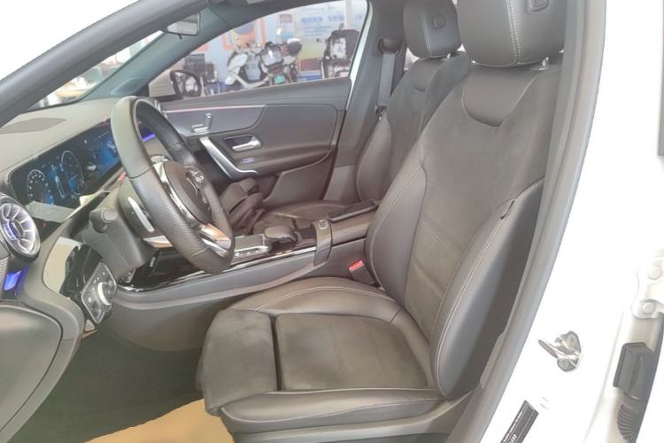 Used Mercedes-Benz A-Class 2022 Revised Version A 200 L Sport Sedan Fashionable Style Left Front Seat