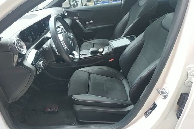 Used Mercedes-Benz A-Class 2022 Revised Version A 200 L Sport Sedan Fashionable Style Left Front Seat