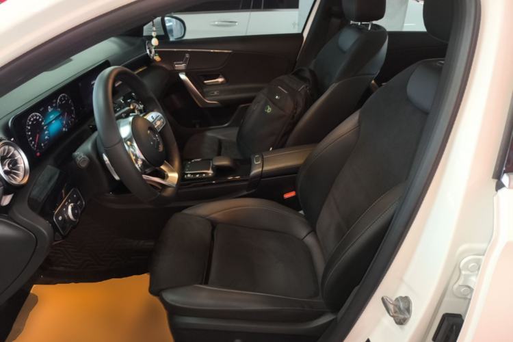 Used Mercedes-Benz A-Class 2022 Revised Version A 200 L Sport Sedan Fashionable Style Left Front Seat