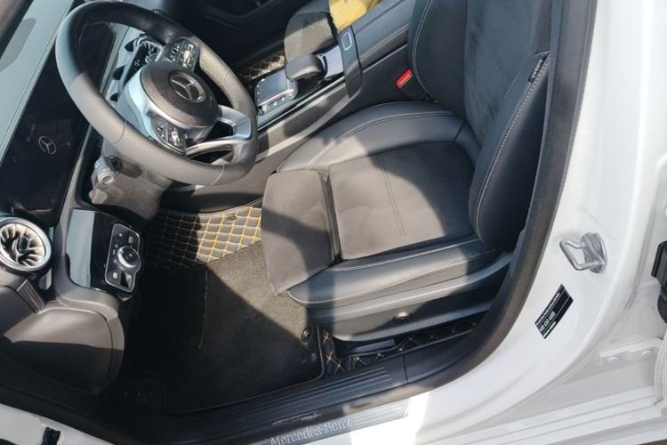 Used Mercedes-Benz A-Class 2022 Revised Version A 200 L Sport Sedan Fashionable Style Left Front Seat