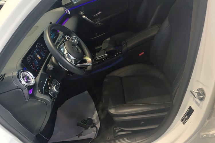 Used Mercedes-Benz A-Class 2022 Revised Version A 200 L Sport Sedan Fashionable Style Left Front Seat