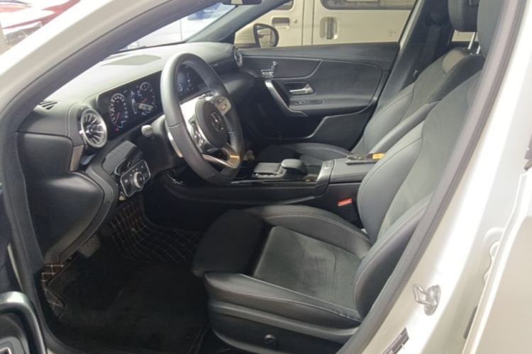Used Mercedes-Benz A-Class 2022 Revised Version A 200 L Sport Sedan Fashionable Style Left Front Seat