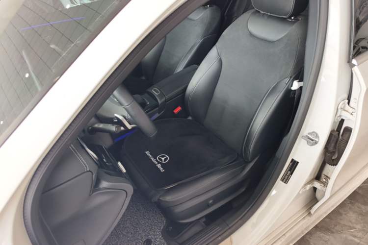 Used Mercedes-Benz A-Class 2022 Revised Version A 200 L Sport Sedan Fashionable Style Left Front Seat