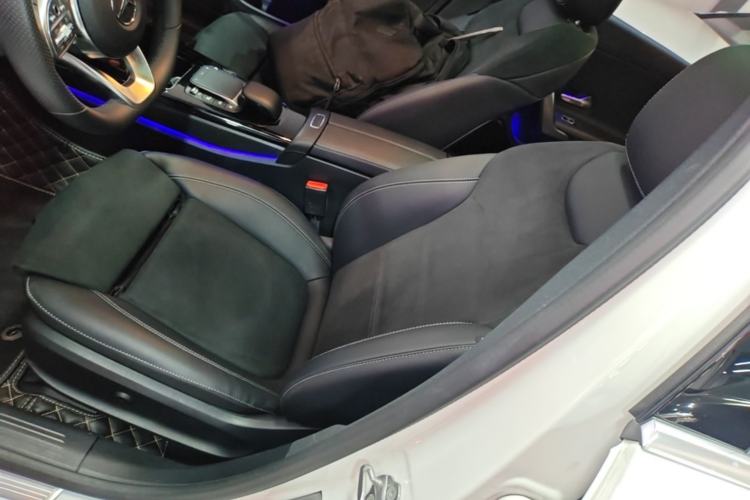 Used Mercedes-Benz A-Class 2022 Revised Version A 200 L Sport Sedan Fashionable Style Left Front Seat