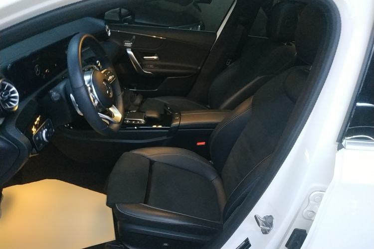 Used Mercedes-Benz A-Class 2022 Revised Version A 200 L Sport Sedan Fashionable Style Left Front Seat