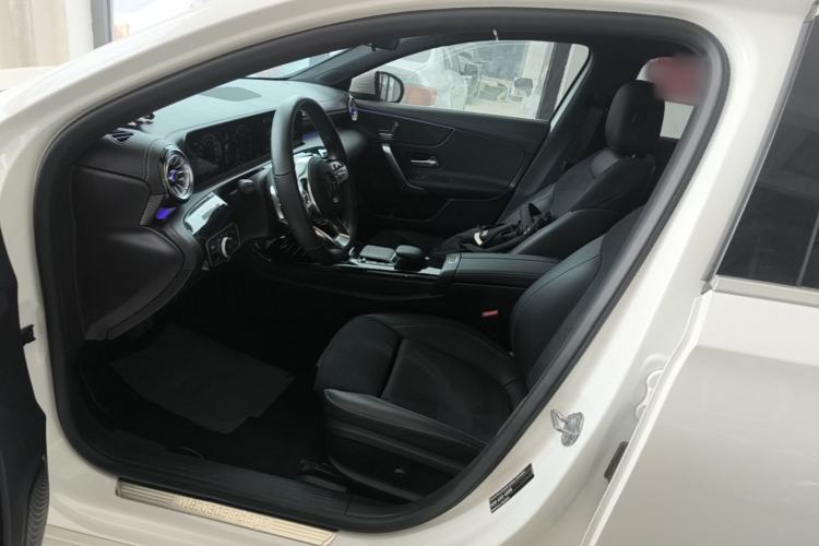 Used Mercedes-Benz A-Class 2022 Revised Version A 200 L Sport Sedan Fashionable Style Left Front Seat