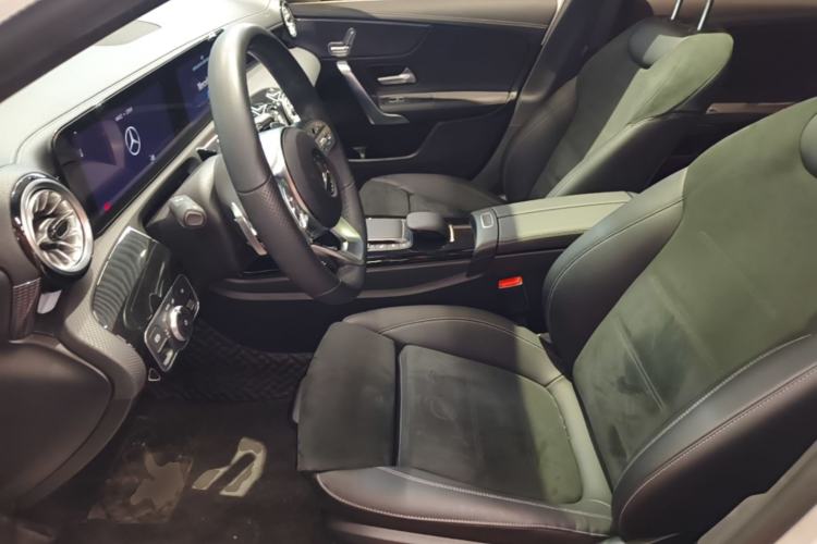 Used Mercedes-Benz A-Class 2022 Revised Version A 200 L Sport Sedan Fashionable Style Left Front Seat