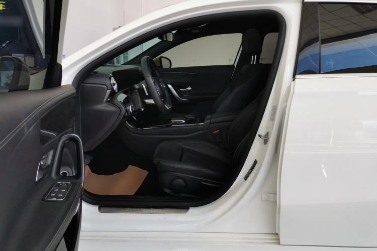 Used Mercedes-Benz A-Class 2022 Second Facelift A 200 L Sport Sedan Fashion Version Left Front Seat