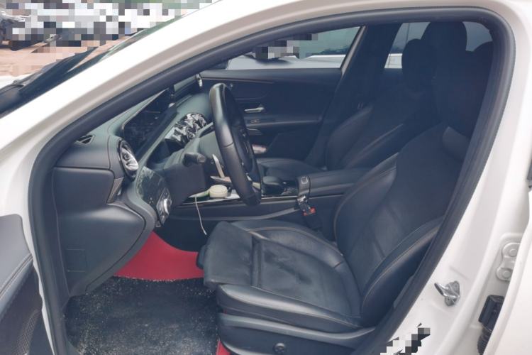 Used Mercedes-Benz A-Class 2022 Revised Version A 200 L Sport Sedan Fashionable Style Left Front Seat