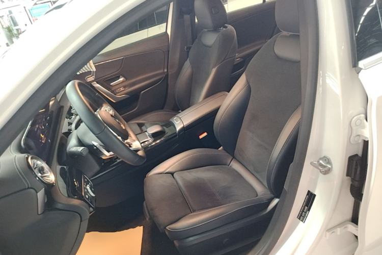 Used Mercedes-Benz A-Class 2022 Revised Version A 200 L Sport Sedan Fashionable Style Left Front Seat