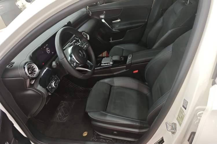 Used Mercedes-Benz A-Class 2022 Revised Version A 200 L Sport Sedan Fashionable Style Left Front Seat