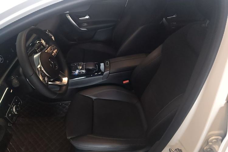 Used Mercedes-Benz A-Class 2022 Revised Version A 200 L Sport Sedan Fashionable Style Left Front Seat