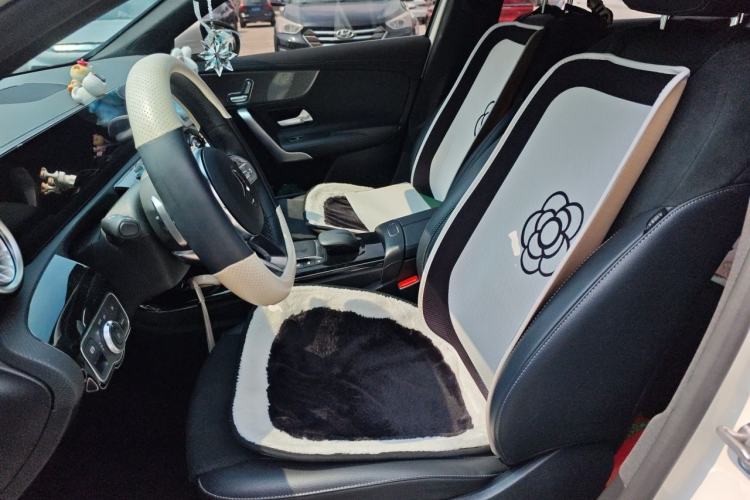 Used Mercedes-Benz A-Class 2022 Revised Version A 200 L Sport Sedan Fashionable Style Left Front Seat