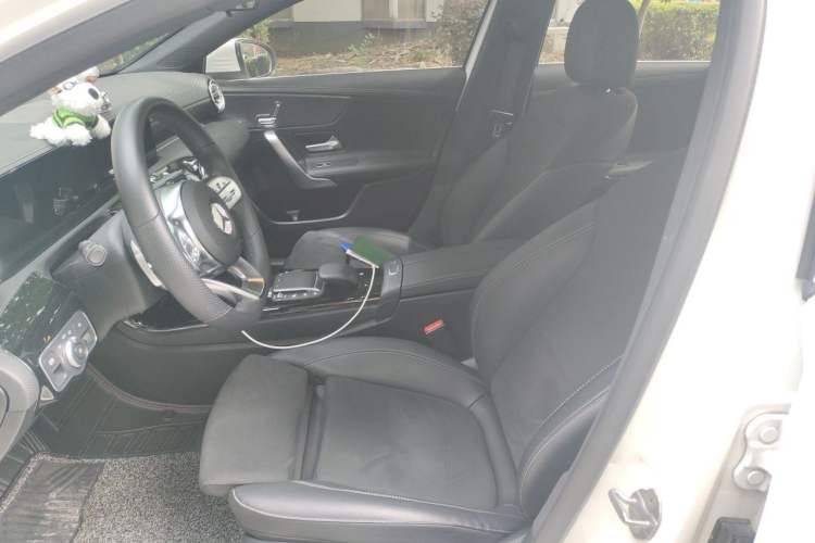 Used Mercedes-Benz A-Class 2022 Revised Version A 200 L Sport Sedan Fashionable Style Left Front Seat