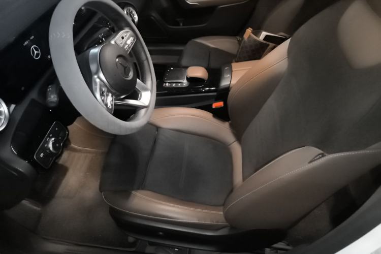 Used Mercedes-Benz A-Class 2022 Revised Version A 200 L Sport Sedan Fashionable Style Left Front Seat