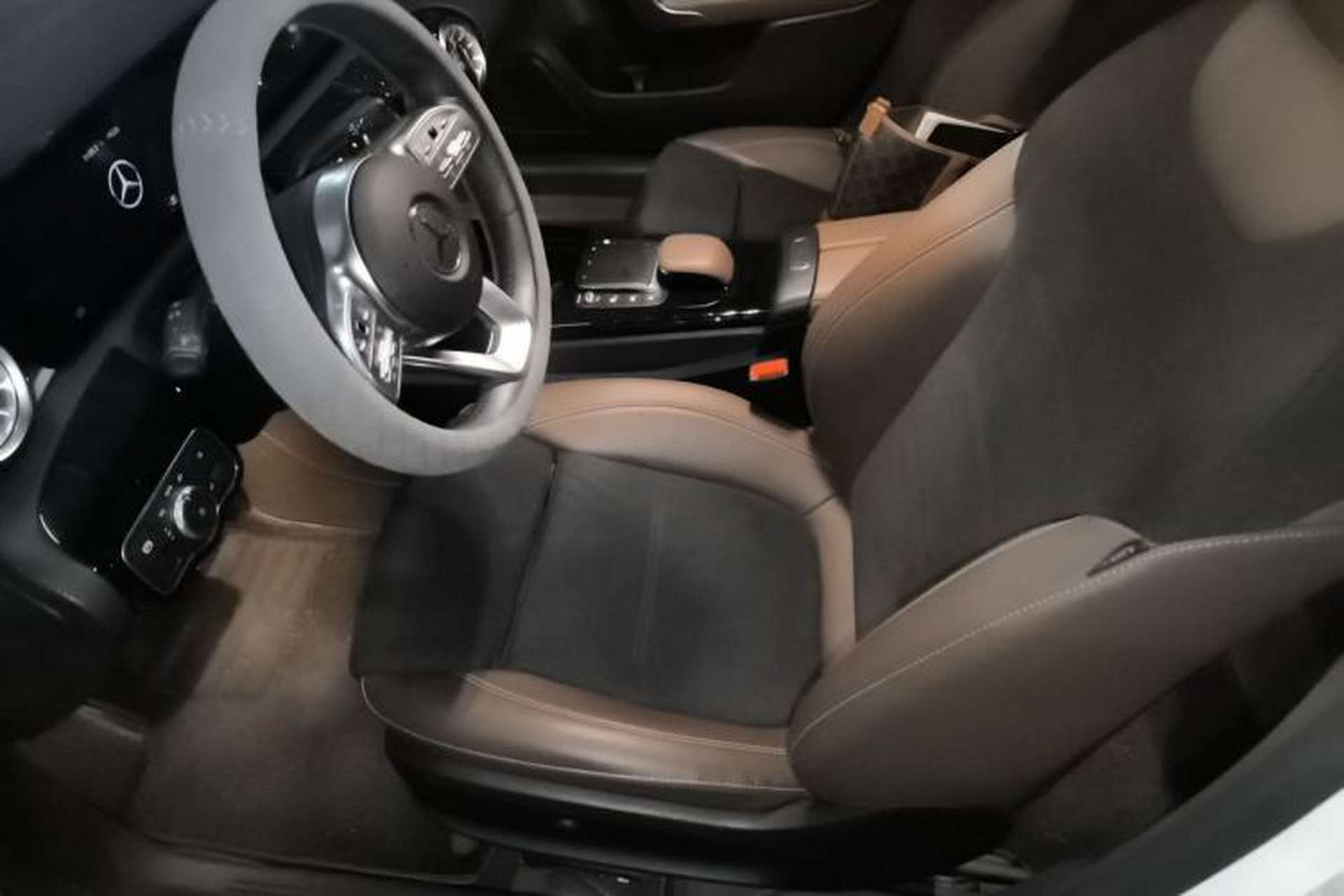 Used Mercedes-Benz A-Class 2022 Revised Version A 200 L Sport Sedan Fashionable Style Left Front Seat