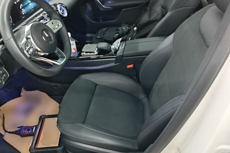 Used Mercedes-Benz A-Class 2022 Revised Version A 200 L Sport Sedan Fashionable Style Left Front Seat