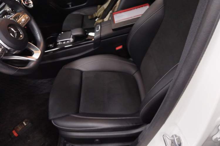 Used Mercedes-Benz A-Class 2022 Revised Version A 200 L Sport Sedan Fashionable Style Left Front Seat